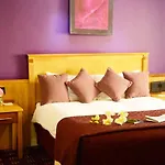 Otel Bush 3*