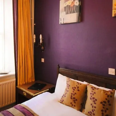 Bush Hotell