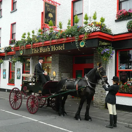 Bush Hotel 3*